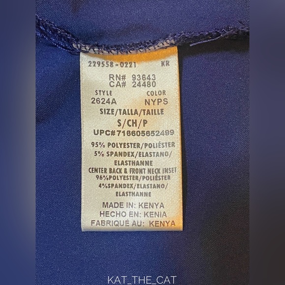 Cherokee Women's Blue Infinity Round Neck Scrub Top in Small - Picture 8 of 10